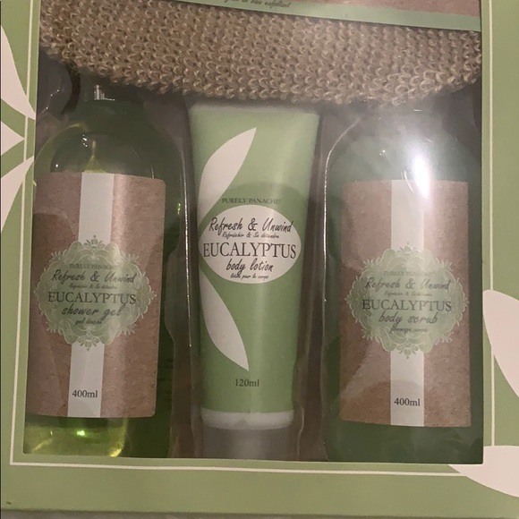 ✨BRAND NEW✨ Eucalyptus Spa Time Bath Set! - Picture 2 of 4